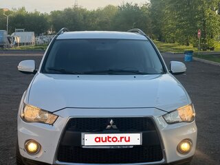 2011 Mitsubishi Outlander II Рестайлинг, белый, 1000050 рублей, вид 1