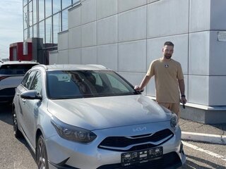 2022 Kia Ceed III Рестайлинг, серый, 3000000 рублей, вид 2