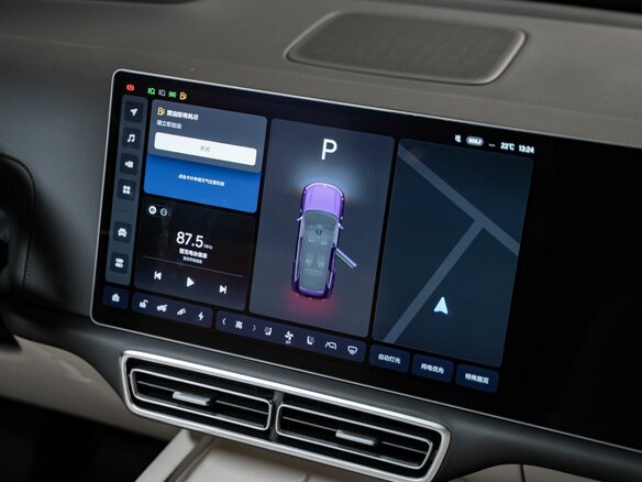 2025 Li Auto (Lixiang) L9 52.3 kWh I Рестайлинг, чёрный, 11990000 рублей - вид 18