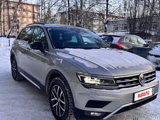 2019 Volkswagen Tiguan II, серый, 2390000 рублей, вид 1