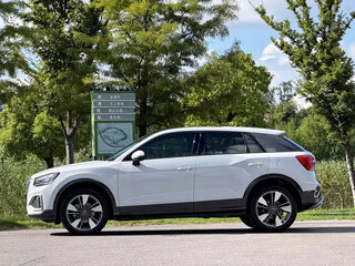 2023 Audi Q2 L 35 TFSI I Рестайлинг, белый, 1800111 рублей, вид 4