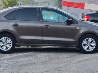 2014 Volkswagen Polo V, коричневый, 1100000 рублей, вид 2