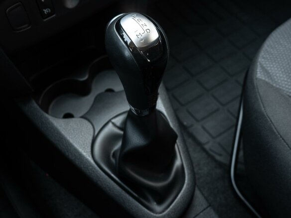 2019 Renault Sandero II Рестайлинг, синий, 1215000 рублей - вид 12