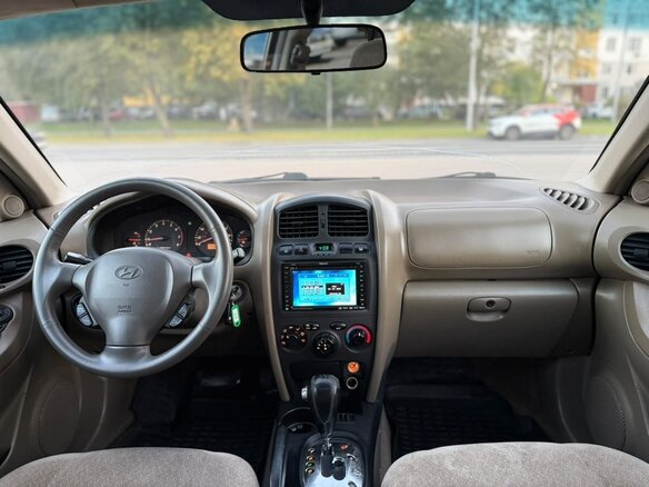 2004 Hyundai Santa Fe I, золотистый, 515000 рублей - вид 13