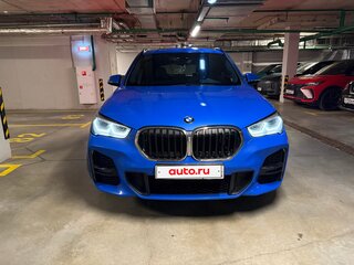 2021 BMW X1 20i xDrive II (F48) Рестайлинг, синий, 4300000 рублей, вид 3