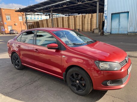 2011 Volkswagen Polo V, красный, 600000 рублей, вид 3