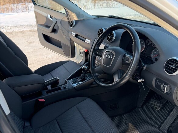 2011 Audi A3 II (8P) Рестайлинг 2, белый, 780000 рублей - вид 7