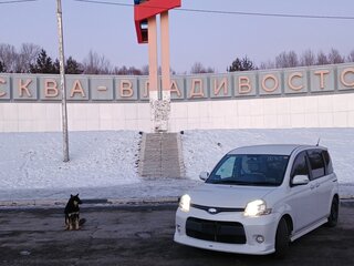 2013 Toyota Sienta I Рестайлинг 2, белый, 935000 рублей, вид 2