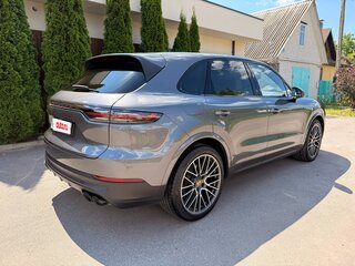 2020 Porsche Cayenne III, серый, 6100000 рублей, вид 3