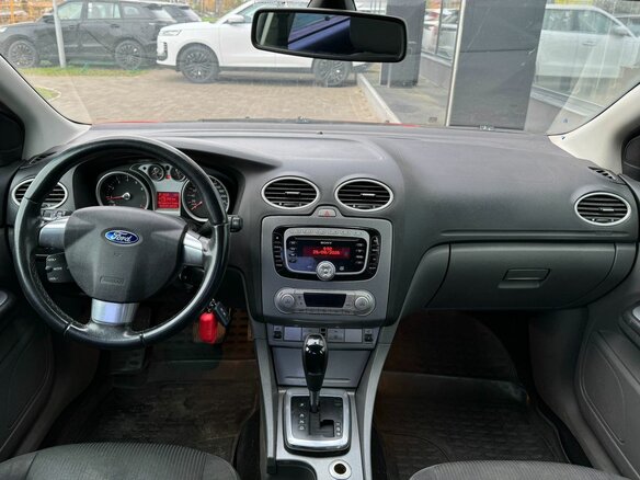 2010 Ford Focus II Рестайлинг, красный, 460000 рублей - вид 12