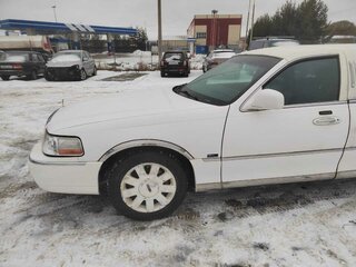 2003 Lincoln Town Car III, белый, 550000 рублей, вид 3