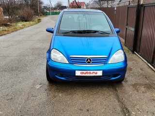 2001 Mercedes-Benz A-Класс 140 I (W168), синий, 300000 рублей, вид 1