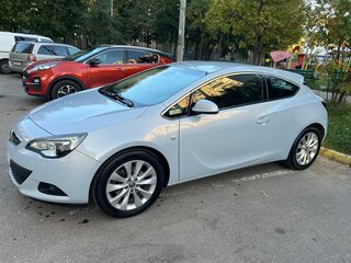 2011 Opel Astra GTC J Рестайлинг, серебристый, 1050000 рублей, вид 4