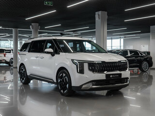 2023 Kia Carnival IV Рестайлинг, чёрный, 4989000 рублей, вид 2