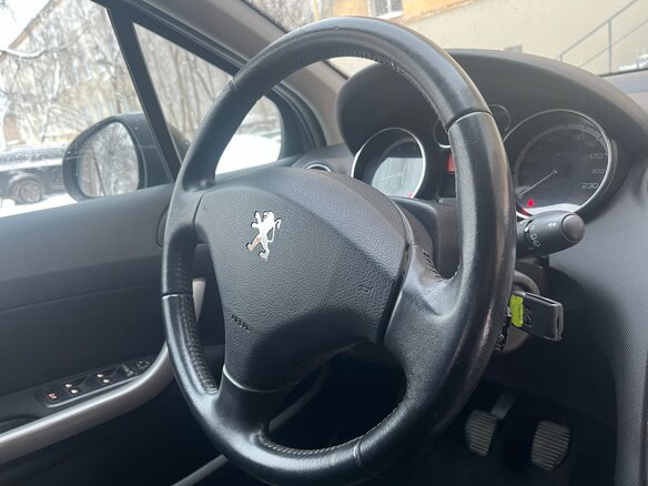 2010 Peugeot 308 I, чёрный, 400000 рублей - вид 9