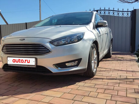 2015 Ford Focus III Рестайлинг, серебристый, 1141000 рублей, вид 3