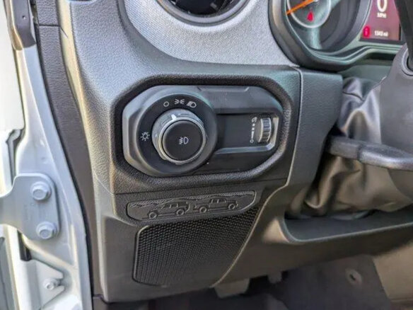 2025 Jeep Wrangler IV (JL) Рестайлинг, серебристый, 5505000 рублей - вид 13