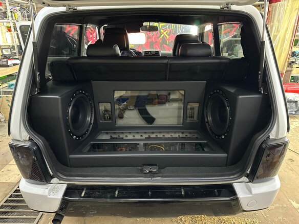 2015 Lada (ВАЗ) 2121 (4x4) I Рестайлинг, белый, 1500000 рублей - вид 6
