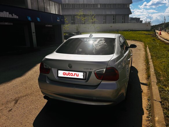 2005 BMW 3 серии 323i V (E90/E91/E92/E93), серебристый, 550000 рублей - вид 3