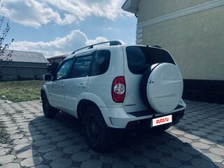 2012 Chevrolet Niva I Рестайлинг, белый, 525000 рублей, вид 4