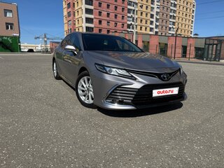 2021 Toyota Camry VIII (XV70) Рестайлинг, серый, 3300000 рублей, вид 3