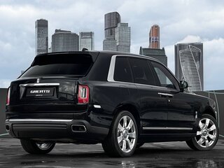 2021 Rolls-Royce Cullinan I (Series I), чёрный, 40000000 рублей, вид 4