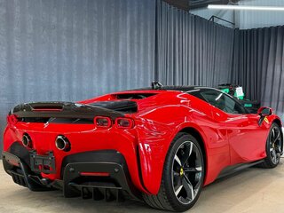 2022 Ferrari SF90 Stradale, красный, 32500000 рублей, вид 4