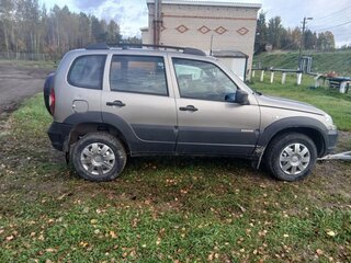 2016 Chevrolet Niva I Рестайлинг, серый, 550000 рублей, вид 3