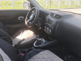 2018 Kia Soul II Рестайлинг, серебристый, 1500000 рублей, вид 5