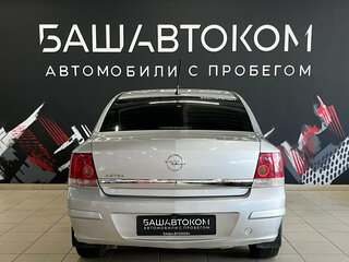 2013 Opel Astra H Рестайлинг, серебристый, 530000 рублей, вид 4