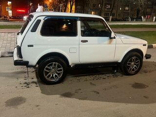 2010 Lada (ВАЗ) 2121 (4x4) I Рестайлинг, белый, 400000 рублей, вид 3