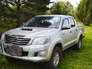 2014 Toyota Hilux VII Рестайлинг, серебристый, 1700000 рублей, вид 1