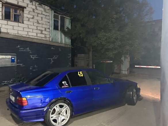 1993 BMW 3 серии 316i III (E36), синий, 210000 рублей - вид 4