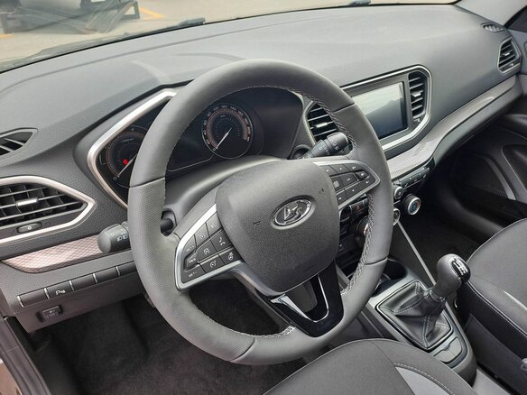 2025 Lada (ВАЗ) Vesta SW I Рестайлинг (NG), коричневый - вид 11