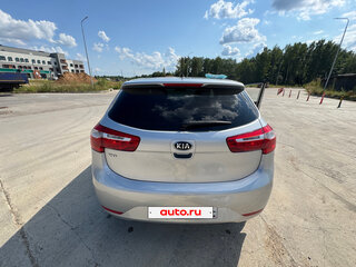 2014 Kia Rio 6-speed III, серебристый, 1049000 рублей, вид 4