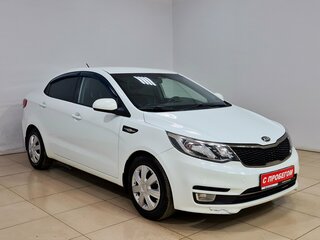 2015 Kia Rio III Рестайлинг, белый, 935000 рублей, вид 3