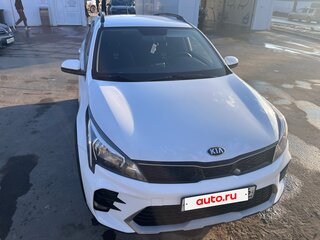 2021 Kia Rio X IV Рестайлинг, белый, 1550000 рублей, вид 1