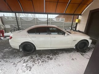 2012 BMW 5 серии 520i VI (F10/F11/F07), белый, 1700000 рублей, вид 3