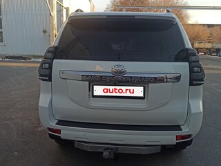 2015 Toyota Land Cruiser Prado 150 Series Рестайлинг 1, белый, 3950000 рублей, вид 3