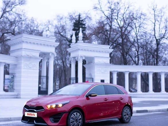 2021 Kia Ceed III Рестайлинг, красный, 2420000 рублей - вид 20