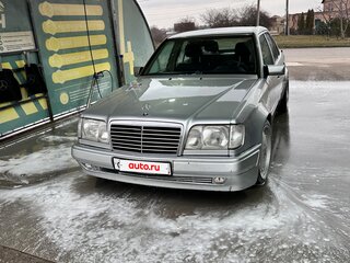 1995 Mercedes-Benz E-Класс 300 I (W124), серебристый, 900000 рублей, вид 3