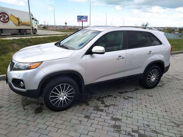 2010 Kia Sorento II, серый, 1600000 рублей - вид 3