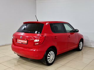 2013 Skoda Fabia II Рестайлинг, красный, 400000 рублей, вид 4