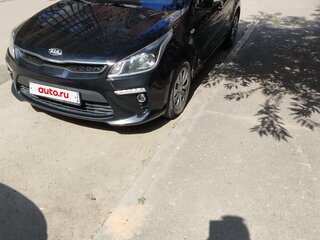 2019 Kia Rio IV, чёрный, 1700000 рублей, вид 3