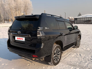 2021 Toyota Land Cruiser Prado 150 Series Рестайлинг 3, чёрный, 6749000 рублей, вид 4