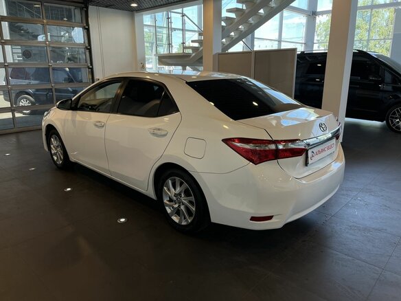 2016 Toyota Corolla XI (E160, E170, E180) Рестайлинг 1, белый, 1224000 рублей - вид 4