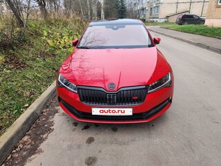 2020 Skoda Superb III Рестайлинг, красный, 2800000 рублей, вид 4