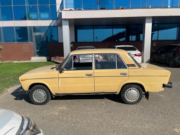 1988 Lada (ВАЗ) 2106, жёлтый, 95000 рублей - вид 3