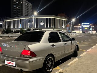 2001 Mitsubishi Lancer Cedia IX, белый, 350000 рублей, вид 3