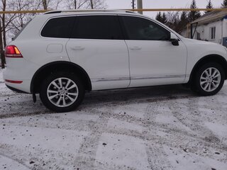 2013 Volkswagen Touareg II, белый, 3000000 рублей, вид 4